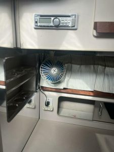 navigation station, Carver, trawler for sale