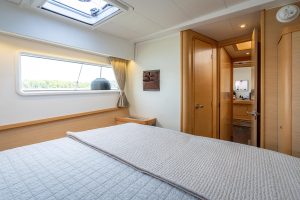 Lagoon 42, catamaran for sale