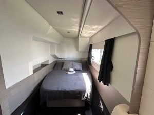 bed, FP MY4.S, power catamaran for sale