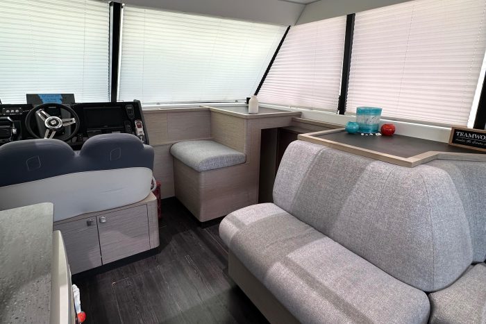 navigation station, FP MY4.S, power catamaran for sale