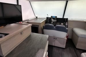 navigation station, FP MY4.S, power catamaran for sale