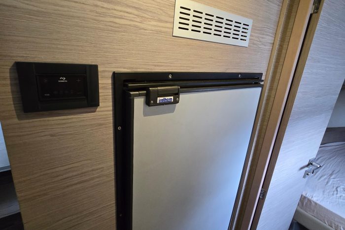 interior, FP MY4.S, power catamaran for sale