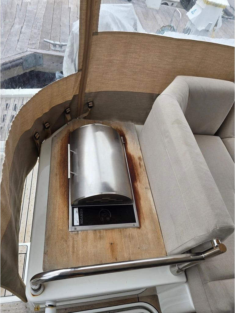 cockpit, FP MY4.S, power catamaran for sale