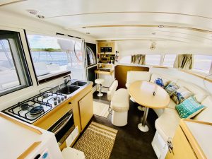salon, Lagoon 380, catamaran for sale