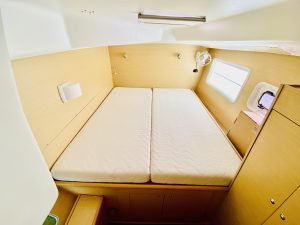 bed, Lagoon 380, catamaran for sale