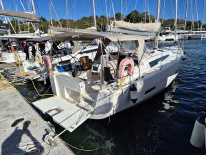 exterior, Dufour 390, sailboat for sale