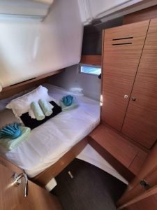 bed, Dufour 390, sailboat for sale