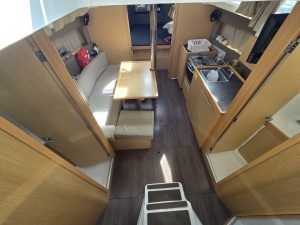 salon, Beneteau 381, sailboat for sale