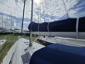 deck, Beneteau 381, sailboat for sale
