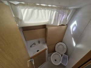 bath, Beneteau 381, sailboat for sale