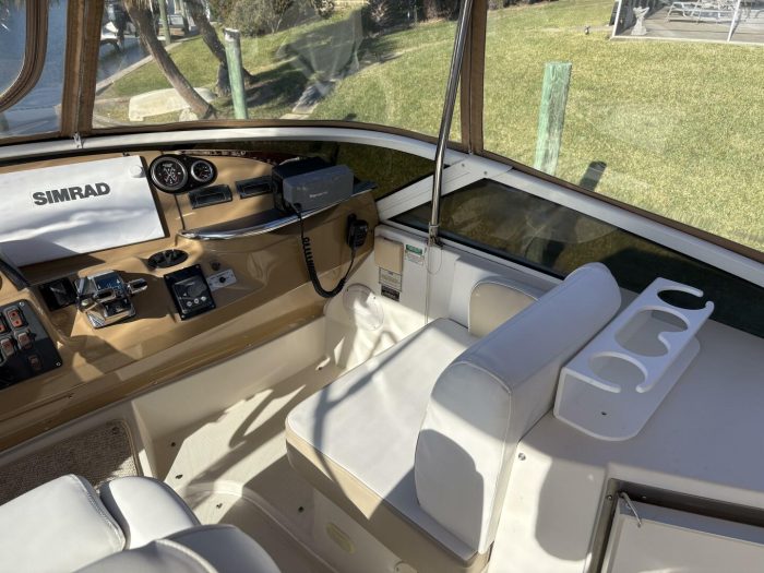 helm, Carver 396, trawler for sale