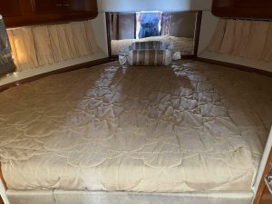 bed, Carver 396, trawler for sale