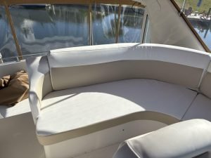 cockpit, Carver 396, trawler for sale