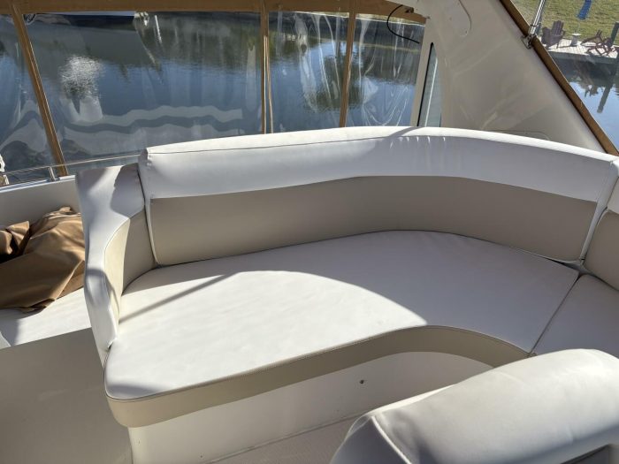 cockpit, Carver 396, trawler for sale