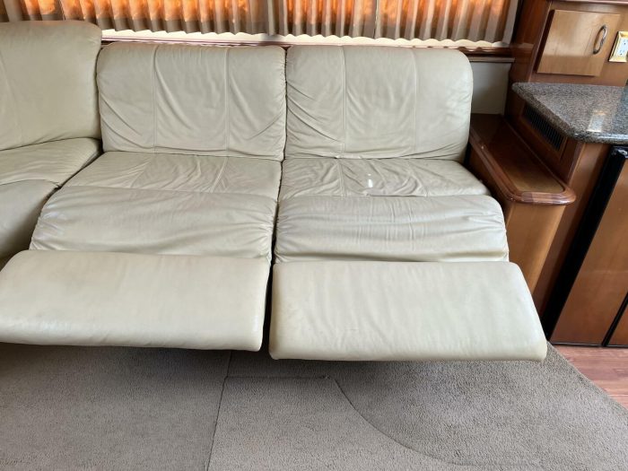 salon, Carver 396, trawler for sale