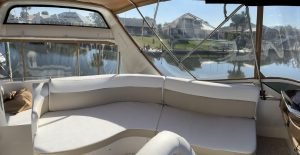 cockpit, Carver 396, trawler for sale