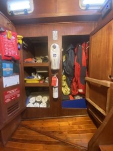 bed, Valiant 47, sailboat for sale