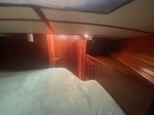 bed, Valiant 47, sailboat for sale