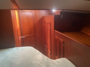 bed, Valiant 47, sailboat for sale