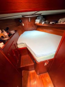 bed, Valiant 47, sailboat for sale