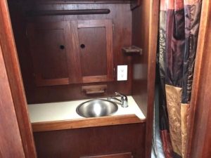 bath, Valiant 47, sailboat for sale