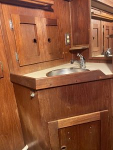 bath, Valiant 47, sailboat for sale