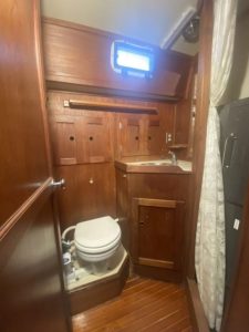 bath, Valiant 47, sailboat for sale
