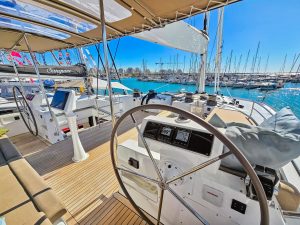helm, Lagoon 620, catamaran for sale