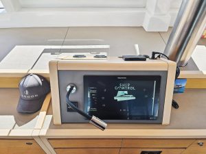 navigation station, Lagoon 620, catamaran for sale