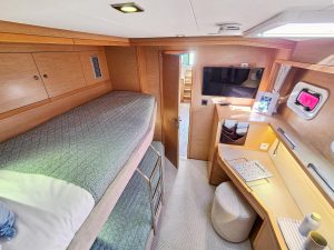 bed, Lagoon 620, catamaran for sale