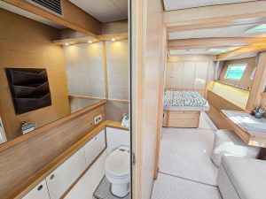 bath, Lagoon 620, catamaran for sale