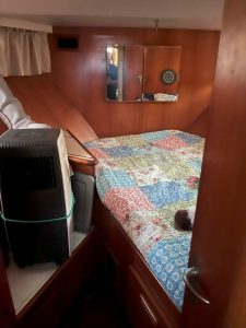 bed, Jefferson 43, trawler for sale