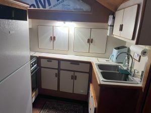 interior, Jefferson 43, trawler for sale