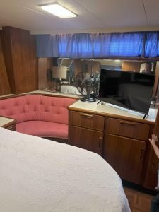 salon, Jefferson 43, trawler for sale