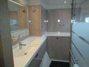 bath, FP 42 Astrea, catamaran for sale