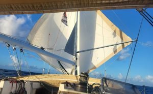 underway, Beneteau 500 Oceanis, sailboat for sale