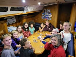 salon, Beneteau 500 Oceanis, sailboat for sale