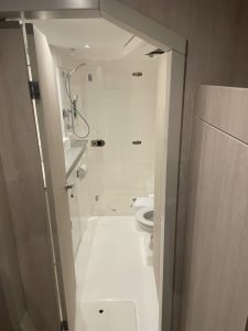 bath, Leopard 48, catamaran for sale