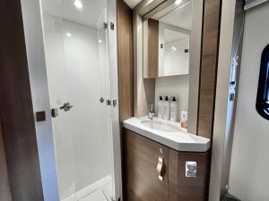 bath, Bali 4.6, catamaran for sale