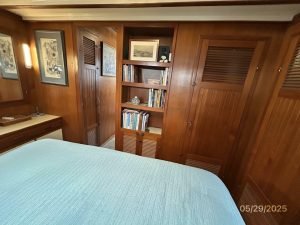 bed, Kadey-Krogen 36 Manatee, trawler for sale
