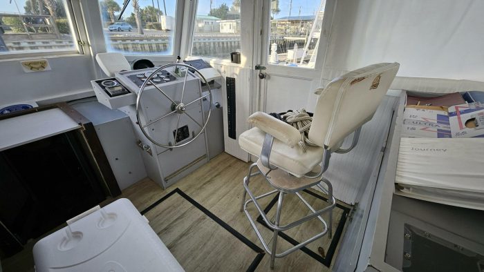 navigation station, Custom, trawler for sale
