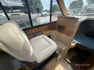 navigation station, Cutwater, trawler for sale