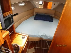 bed, Cutwater, trawler for sale