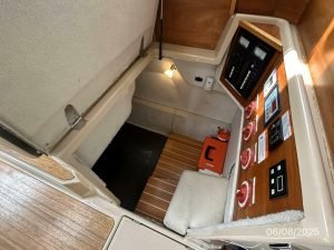 navigation station, Cutwater, trawler for sale