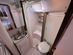 bath, Catalina 445, sailboat for sale