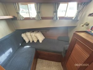 salon, Grand Banks 36 Europa, trawler for sale