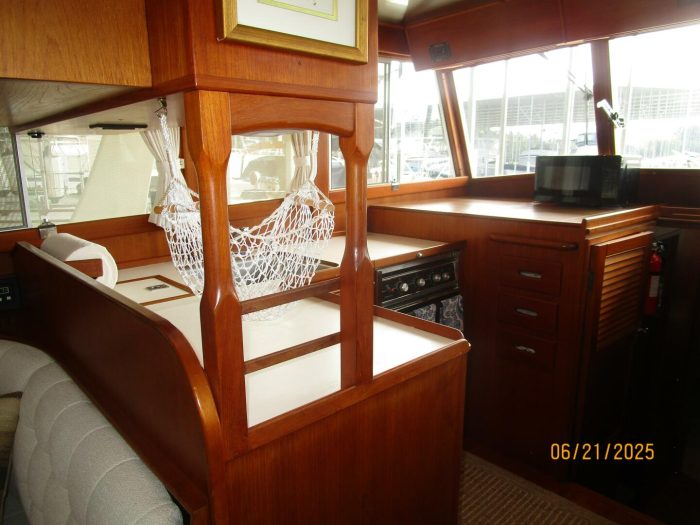 bed, Grand Banks 36 Europa, trawler for sale