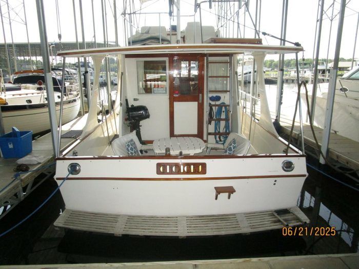 cockpit, Grand Banks 36 Europa, trawler for sale