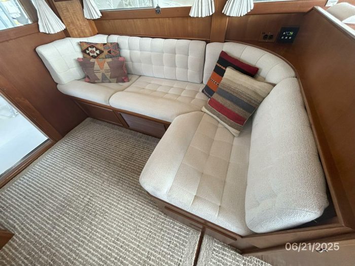 salon, Grand Banks 36 Europa, trawler for sale