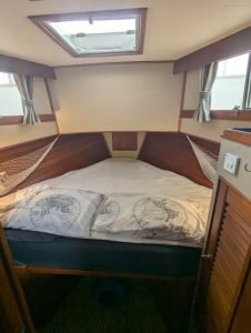 bed, Grand Banks 36 Europa, trawler for sale